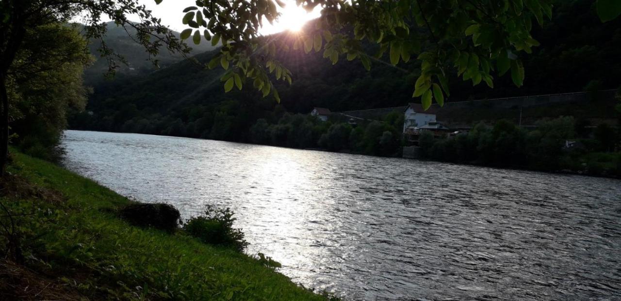 Apartmani Vila Na Drini Foca Exterior foto